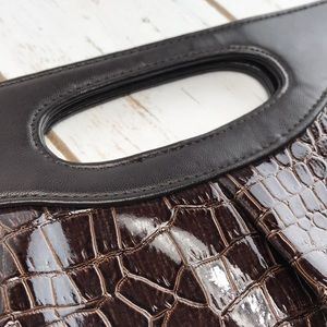 B. Bag Dark Brown Clutch